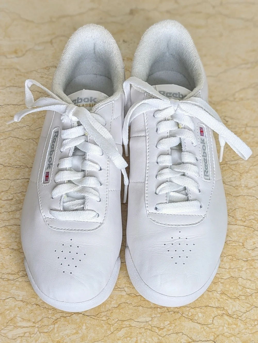 Reebok Classic White Athletic Shoe Classic Sneaker Women's 7.5